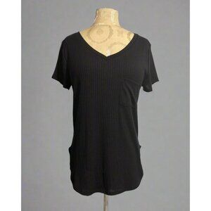 Ribbed V-Neck Dolphin Hem Pocket Top - Midnight Black